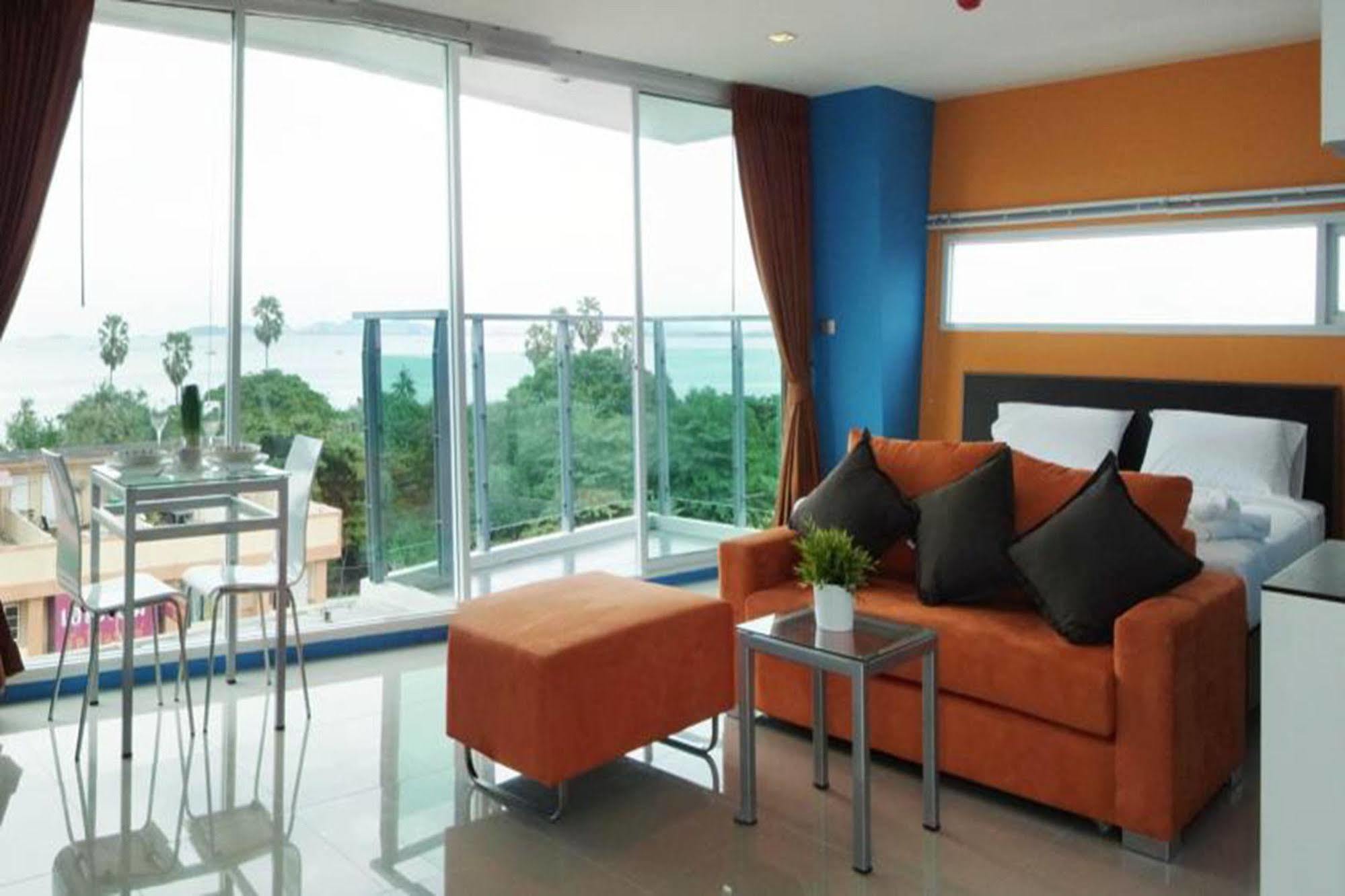 La Casa Hotel Pattaya Buitenkant foto